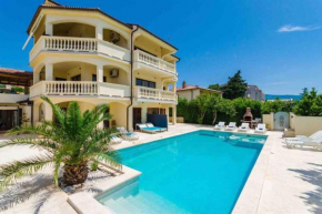 Villa Stanić with pool ( app for 4), Novi Vinodolski